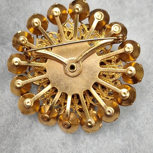 Vintage Gold Tone Filigree Emerald Green Blue AB Rhinestone Brooch 2 1/4” - Picture 3 of 5